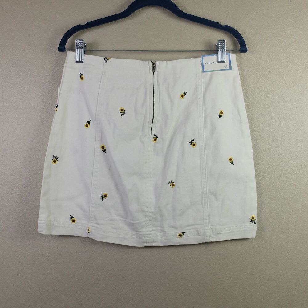 Tinseltown White Sunflower Embroidered Mini Skirt Size Medium NWT - Picture 2 of 6